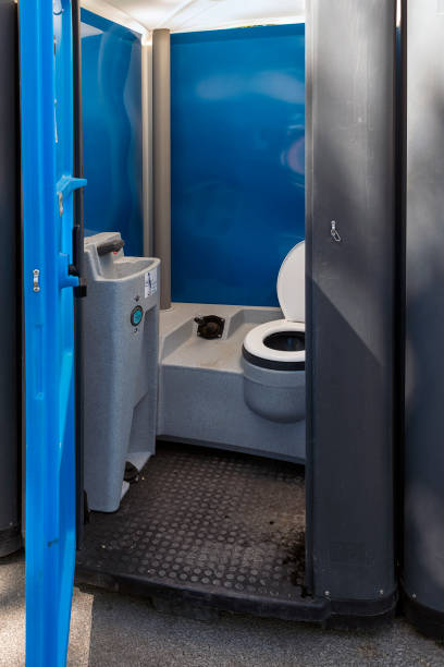 Best Luxury portable toilet rental  in Carthage, IL